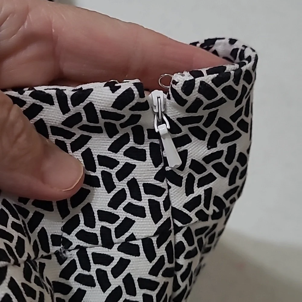 Talbots Black & White Skirt with Scalloped hem size 8